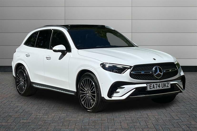 Mercedes-Benz GLC Class 220D 4Matic Amg Line Premium 9G-tronic White