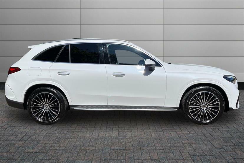 Mercedes-Benz GLC Class 220D 4Matic Amg Line Premium 9G-tronic White #3