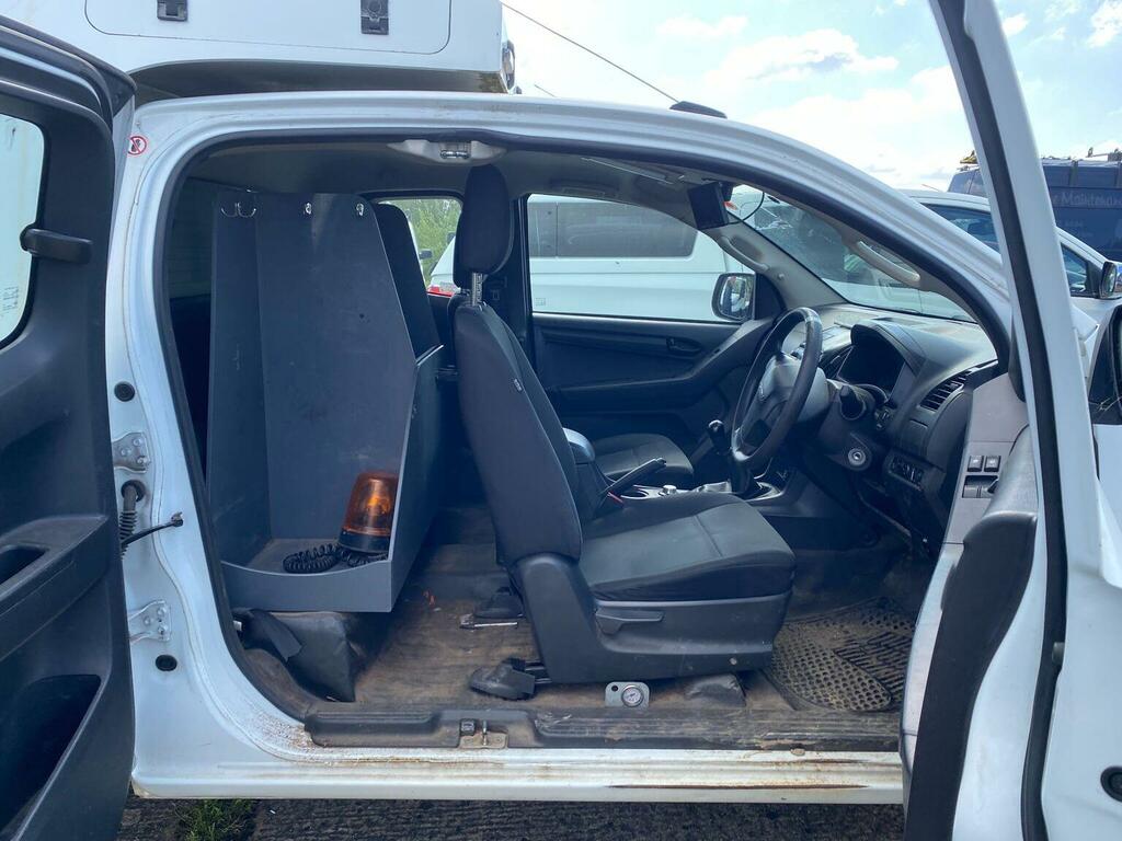 Isuzu D-Max Pickup 1.9 Td Utility 4Wd Euro 6 201767 White #4