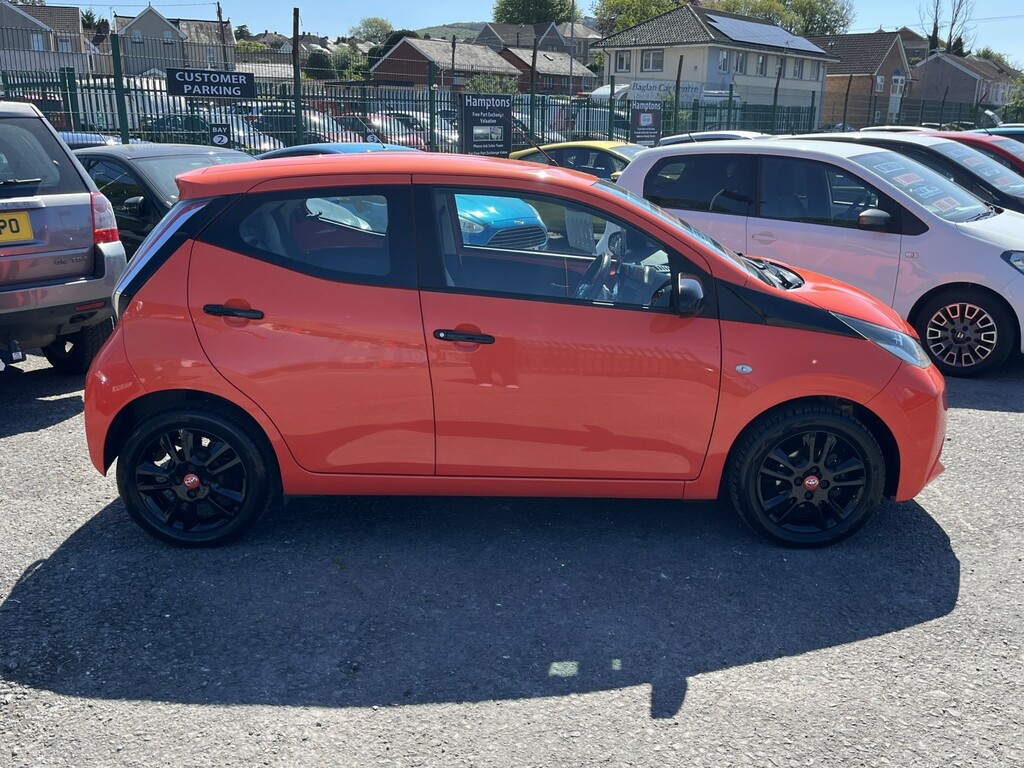 Toyota Aygo 1.0 Vvt-i X-cite L666MSK Orange #3
