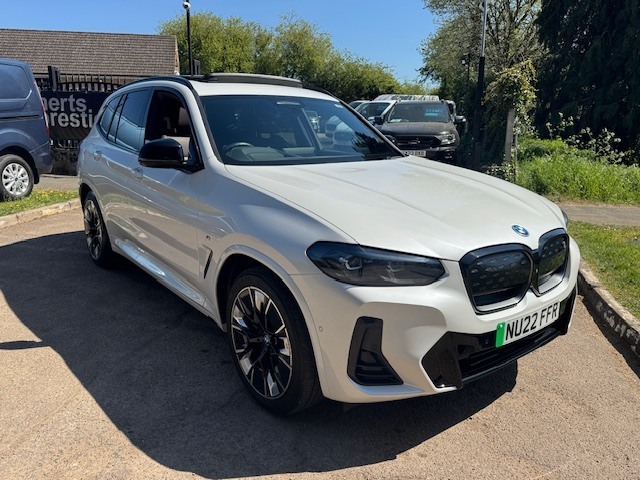 BMW iX3 210Kw M Sport Pro 80Kwh NU22FFR White #5