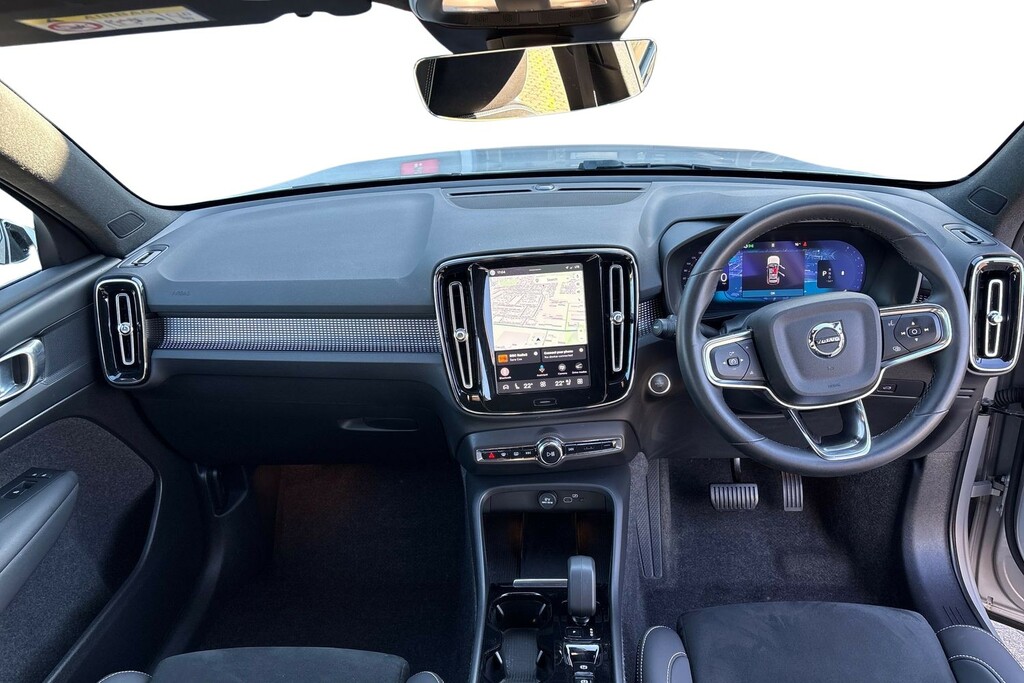 Volvo XC40 Plus Dark YO24RFX Silver #6