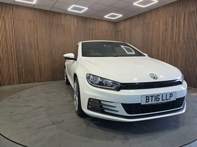 Volkswagen Scirocco 2.0 Tsi Bluemotion Tech Gt Euro 6 Ss White