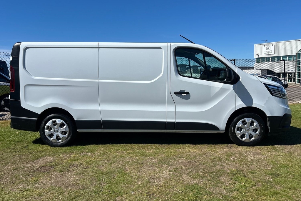 Renault Trafic Ll30 Blue Dci 130 Start Van YD23AHZ White #4
