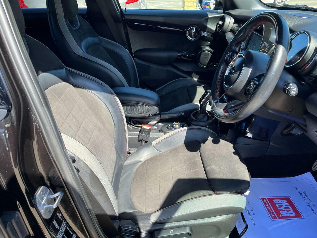 Mini Hatch 2.0 Cooper S Sport Steptronic Euro 6 S S YF20VUB Black #3