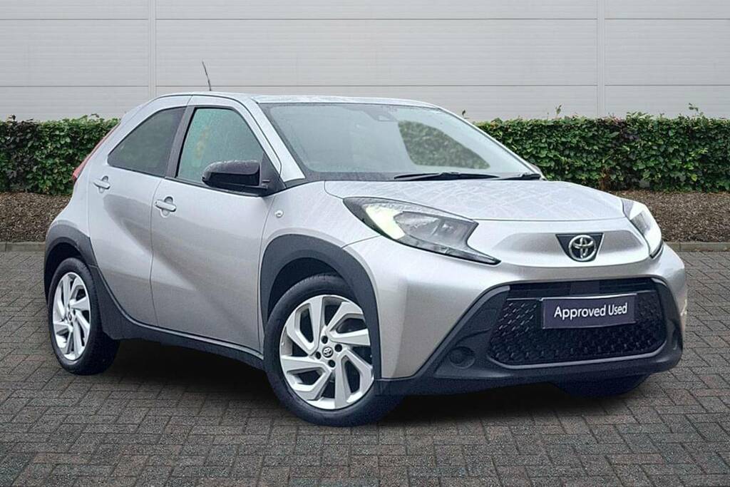 Toyota Aygo X 1.0 Vvt-i Pure Silver