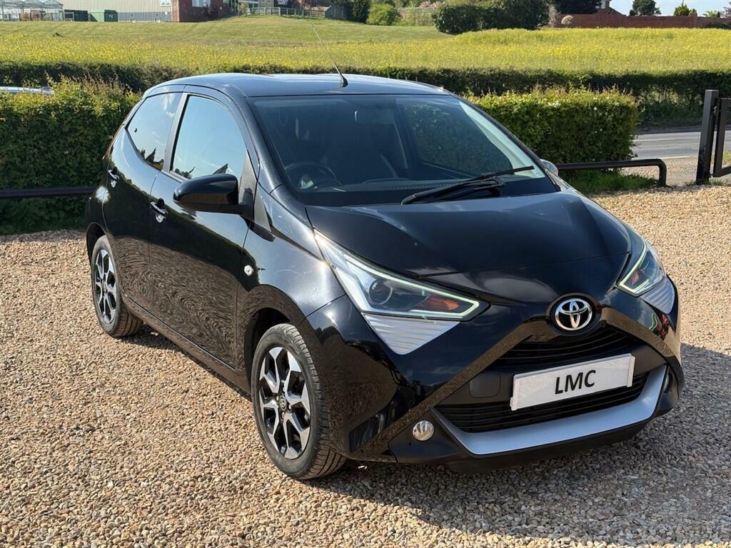 Toyota Aygo 1.0 Vvt-i X-plore Euro 6 LT68UDL Black #2