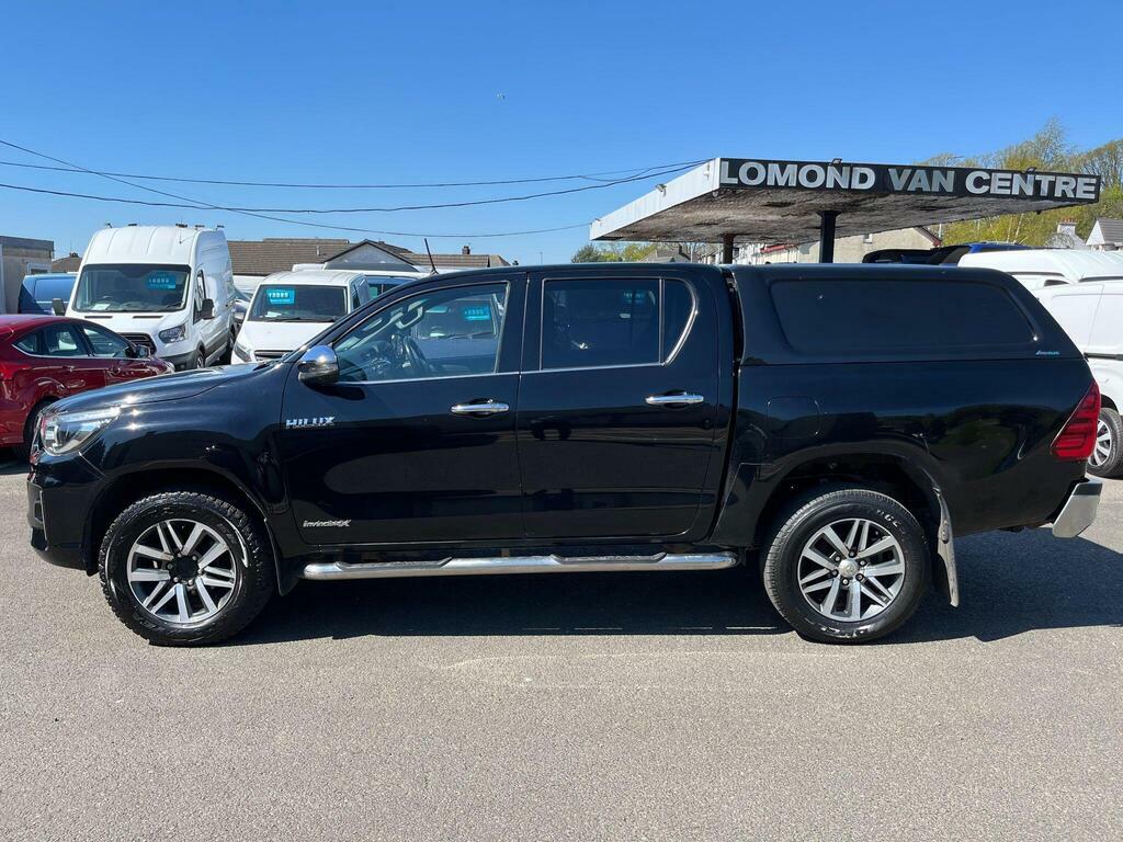 Toyota HILUX 2.4 D-4d Invincible X 4Wd Euro 6 Black #2
