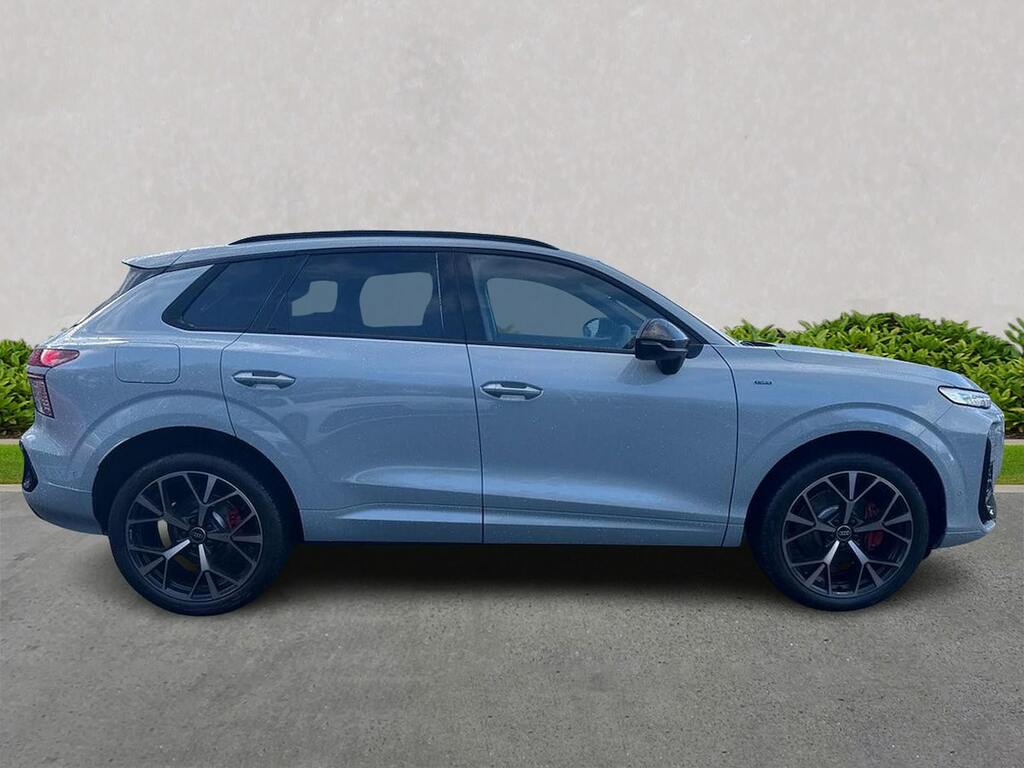 Audi Q3 1.5 E-hybrid Launch Edition S Tronic SH75LXD Grey #3