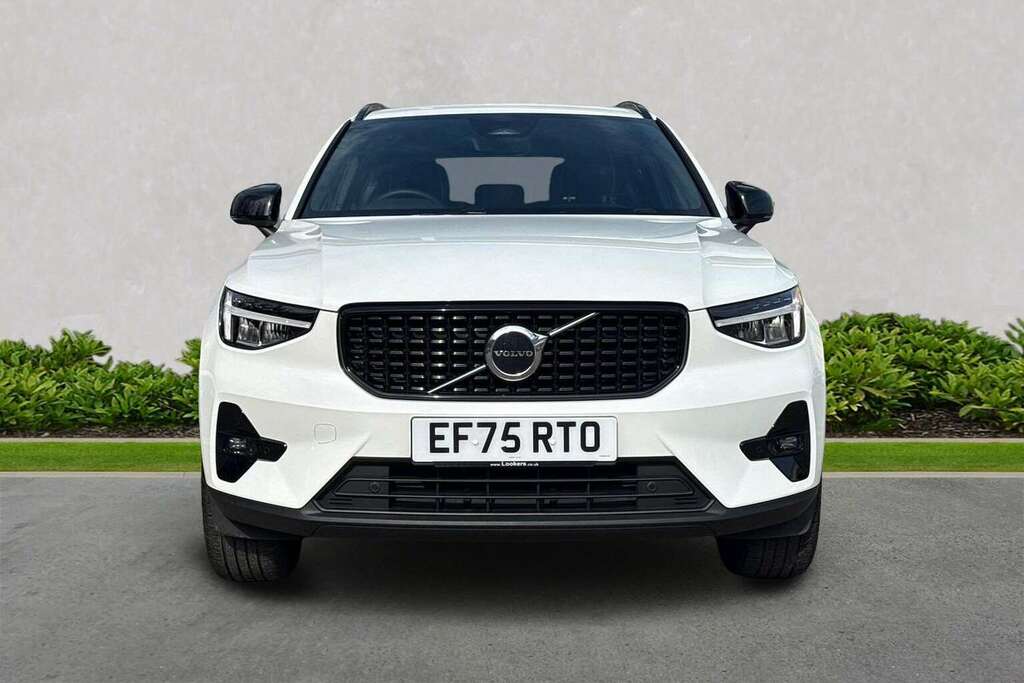 Volvo XC40 2.0 B3p Plus Dark EF75RTO White #5