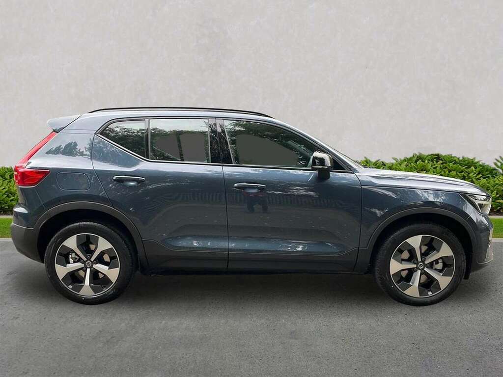 Volvo XC40 2.0 B3p Plus Dark ML75UAD Blue #3