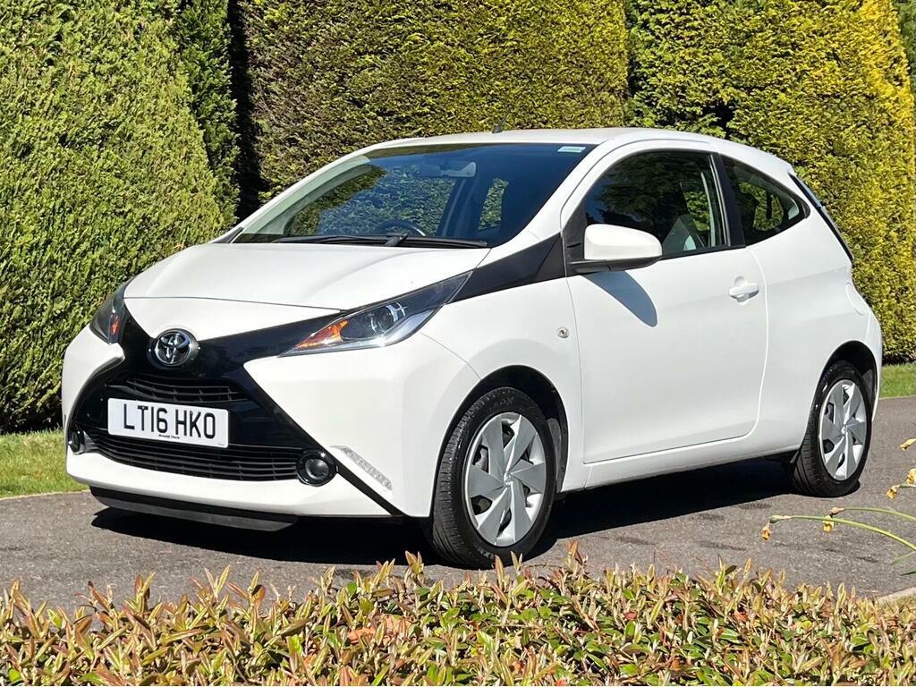 Toyota Aygo 1.0 Vvt-i X-play Euro 6 White