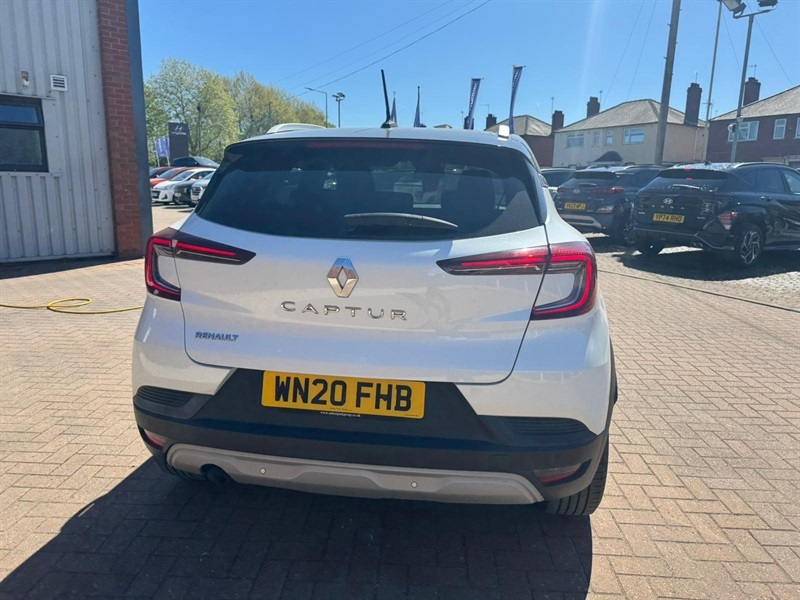 Renault Captur 1.3 Tce Iconic Suv Edc Euro 6 Ss 13 WN20FHB White #4