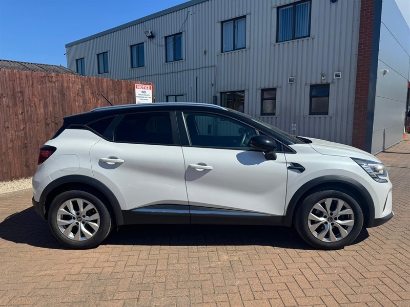 Renault Captur 1.3 Tce Iconic Suv Edc Euro 6 Ss 13 WN20FHB White #2