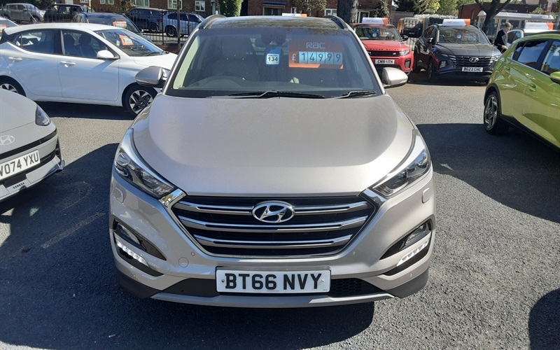 Hyundai Tucson 2.0 Crdi Premium Se Suv 4Wd Euro 6 BT66NVY White #2