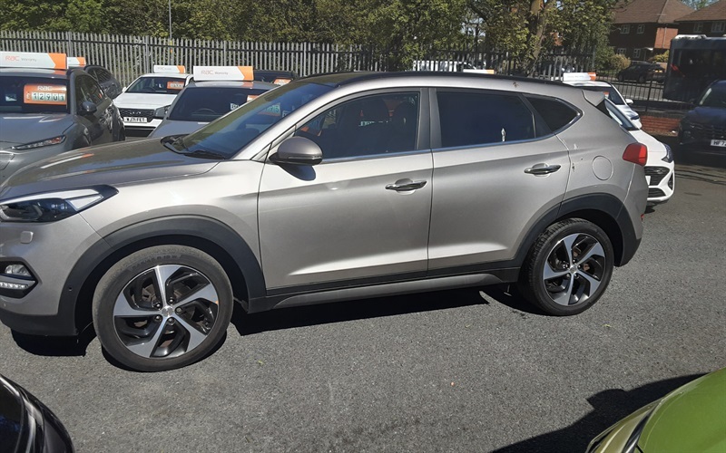 Hyundai Tucson 2.0 Crdi Premium Se Suv 4Wd Euro 6 BT66NVY White #4