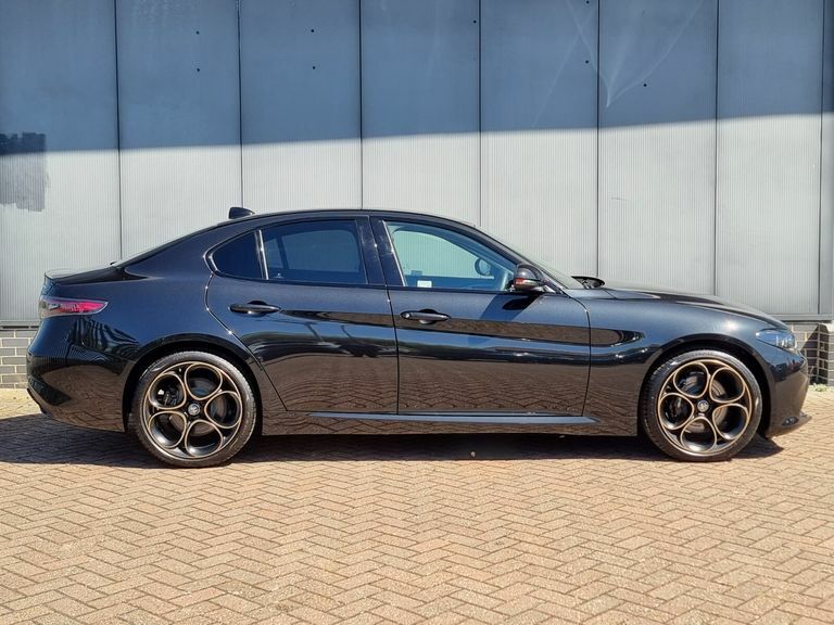Alfa Romeo Giulia 2.0 Turbo Intensa AU26WWX Black #3