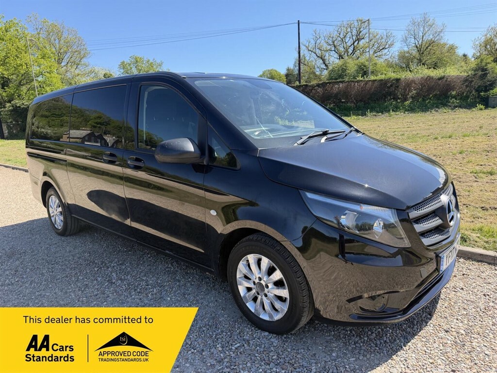 Mercedes-Benz Vito 2.1 L 2.1 114 Cdi Select Tourer Double Cab Die Black