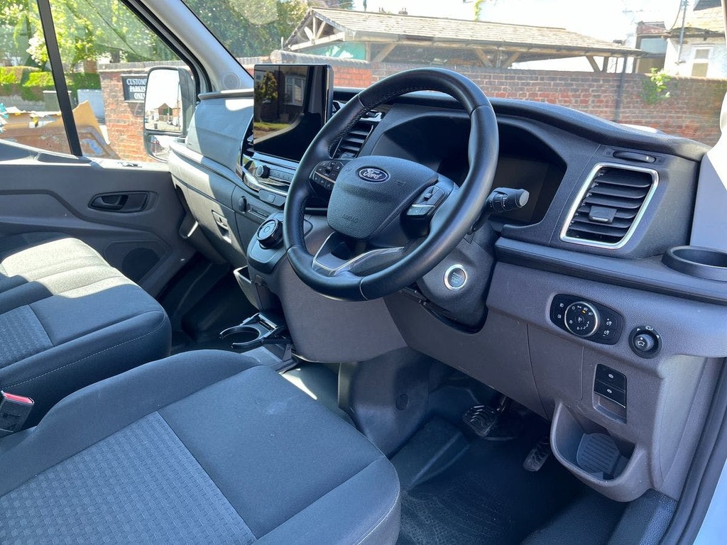 Ford Transit Custom 2.0 310 Ecoblue Limited Panel Van WM25UZB White #5