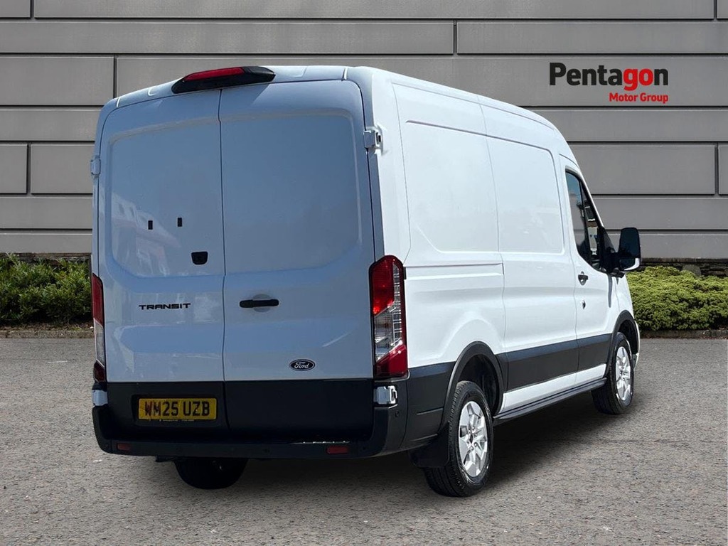 Ford Transit Custom 2.0 310 Ecoblue Limited Panel Van WM25UZB White #4