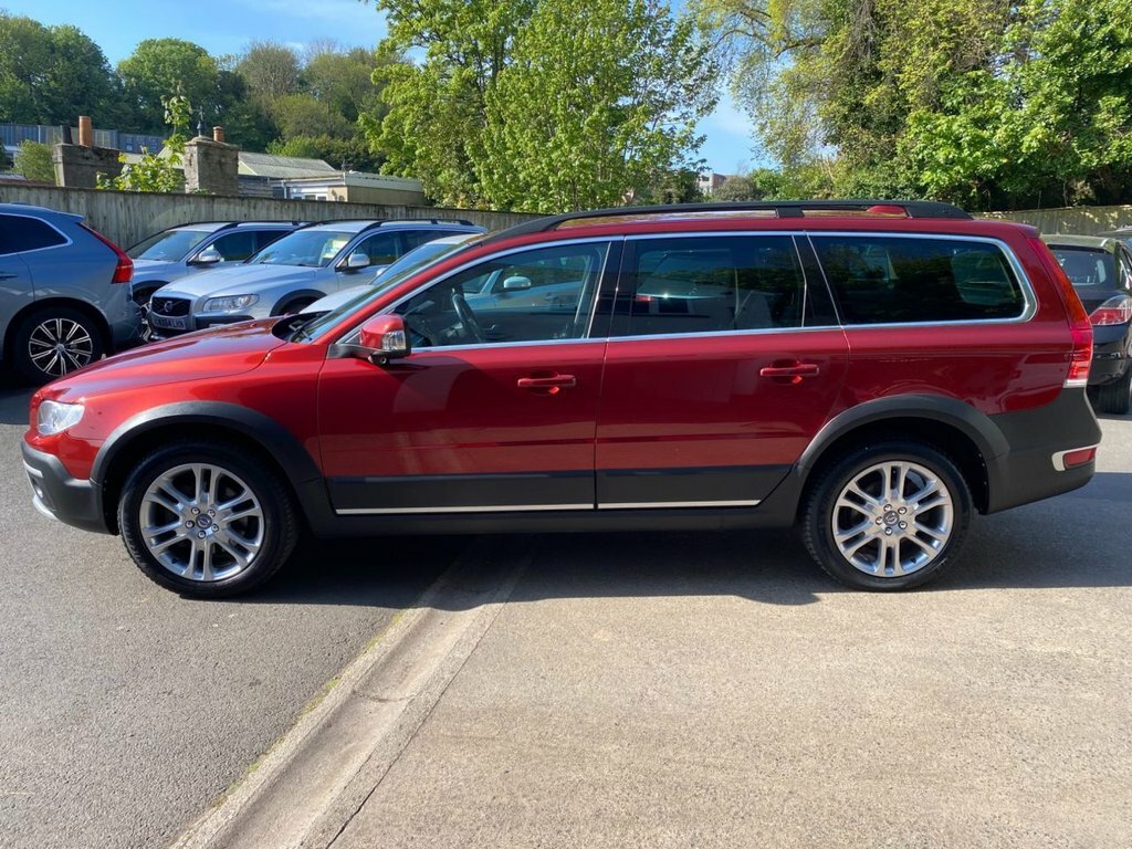 Volvo XC70 2015 2.4 D5 Se Lux Estate Geartronic Aw Red #2