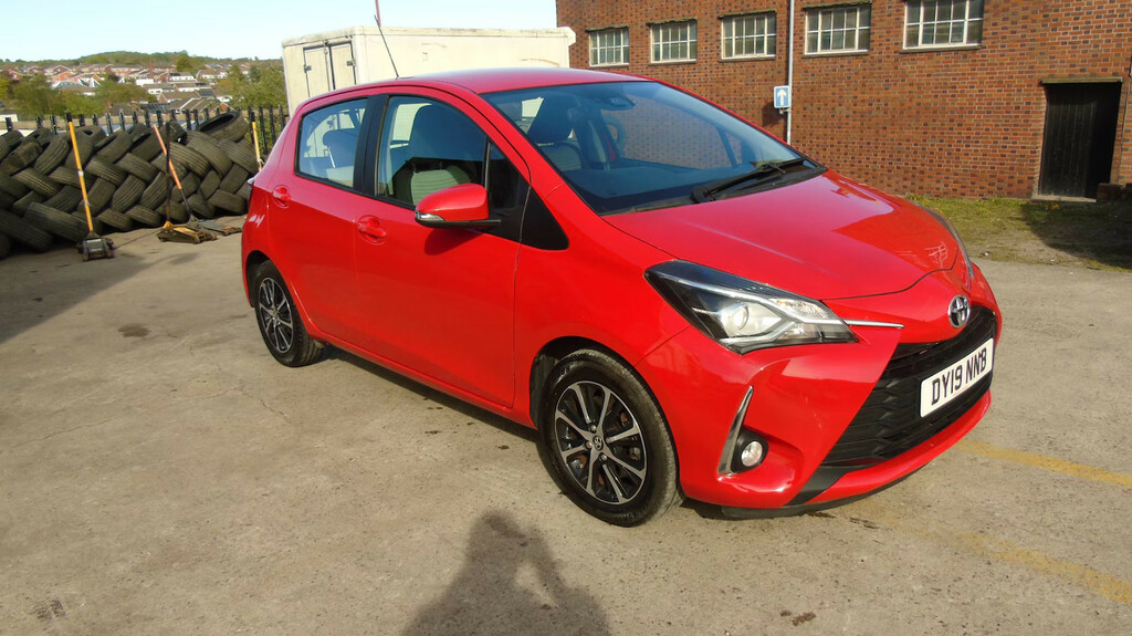 Toyota Yaris 1.5 Vvt-i Icon Tech Hatchback DY19NNB Red #5