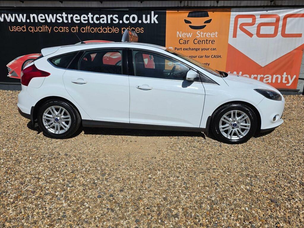 Ford Focus Hatchback 1.0T Ecoboost Titanium Euro 5 Ss SP63KWA White #4