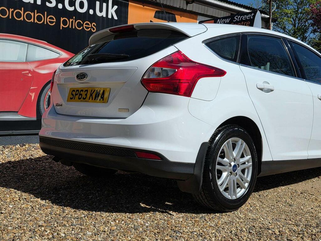 Ford Focus Hatchback 1.0T Ecoboost Titanium Euro 5 Ss SP63KWA White #6