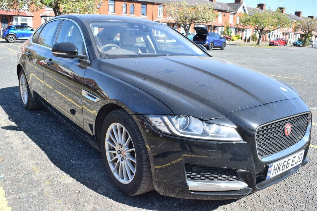 Jaguar XF 2.0D Prestige Euro 6 Ss Black
