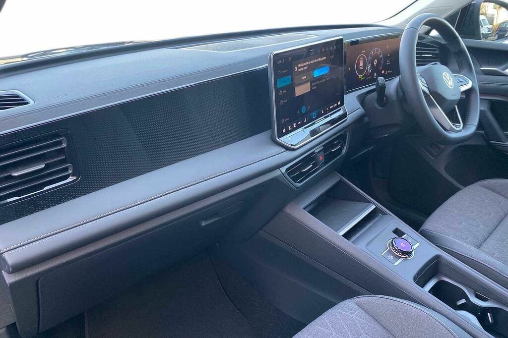 Volkswagen Tiguan 1.5 Etsi 150 Match Dsg HY75CZV Black #2