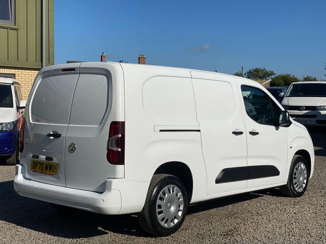 Vauxhall Combo 1.5 Turbo D 2300 Sportive L2 H1 Euro 6 S S DP70MWU White #4