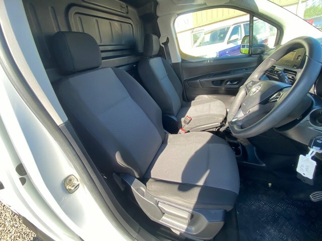 Vauxhall Combo 1.5 Turbo D 2300 Sportive L2 H1 Euro 6 S S DP70MWU White #6