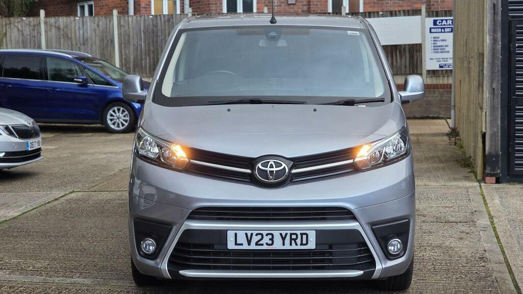 Toyota Proace Verso Mpv 2.0D Family Medium Mpv Mwb Euro 6 Ss 5 Grey #3