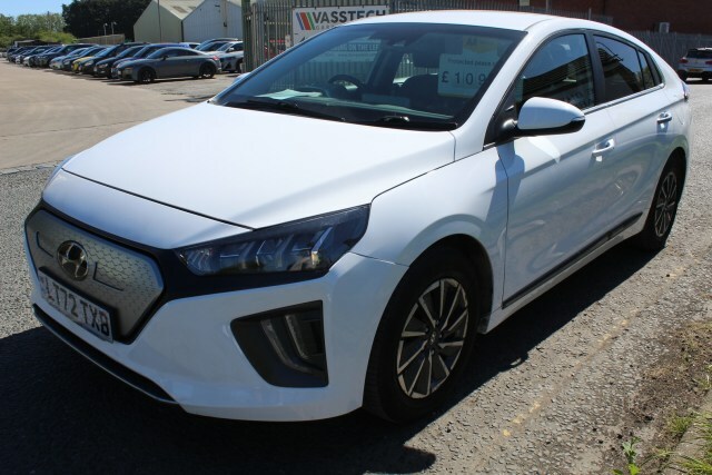 Hyundai Ioniq Premium White #6