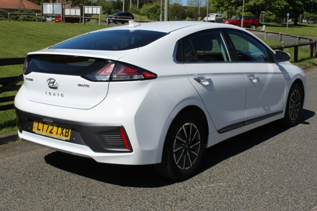 Hyundai Ioniq Premium White #3