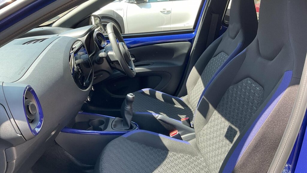 Toyota Aygo X 1.0 Vvt-i Edge Euro 6 Ss WJ75HBZ Blue #5