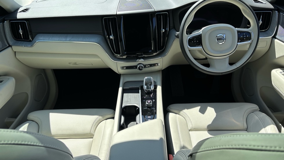 Volvo XC60 Ultimate, B5 Awd Mild Hybrid, Dark HT23WOX Grey #5