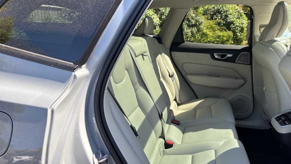 Volvo XC60 Ultimate, B5 Awd Mild Hybrid, Dark HT23WOX Grey #6