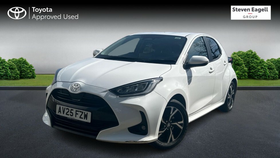 Toyota Yaris 1.5 Vvt-h Design E-cvt Euro 6 Ss AV25FZW White #3