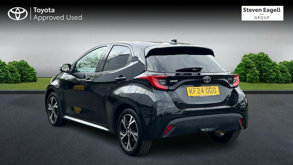 Toyota Yaris 1.5 Vvt-h Design E-cvt Euro 6 Ss KF24OGO Black #4