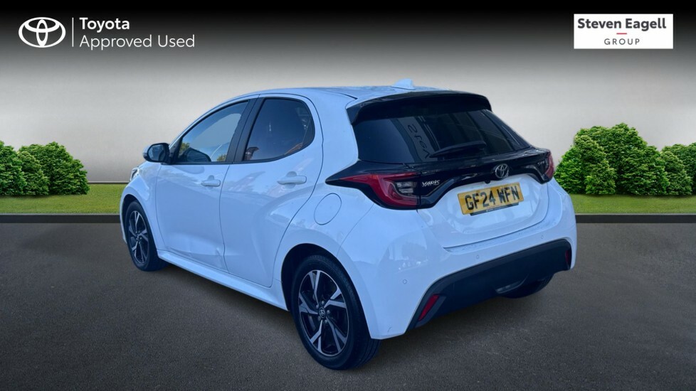 Toyota Yaris 1.5 Vvt-h Design E-cvt Euro 6 Ss GF24WFN White #4