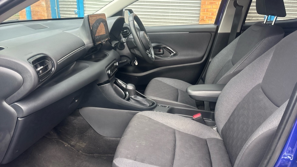 Toyota Yaris 1.5 Vvt-h Design E-cvt Euro 6 Ss VU74KTJ Blue #5