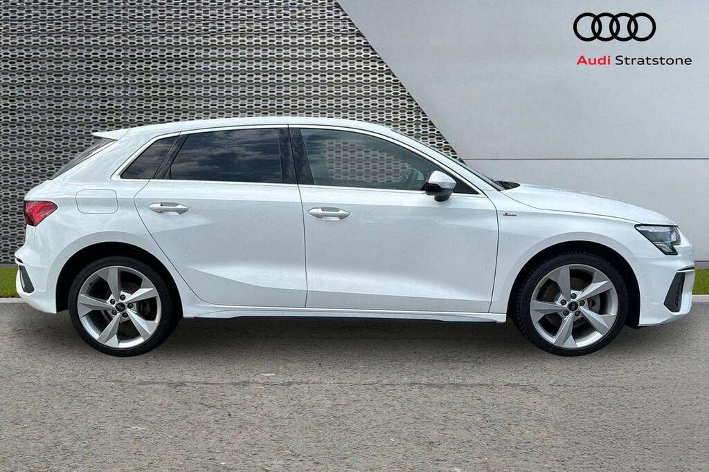 Audi A3 40 Tfsi E S Line S Tronic 2024 BA24YGJ White #4