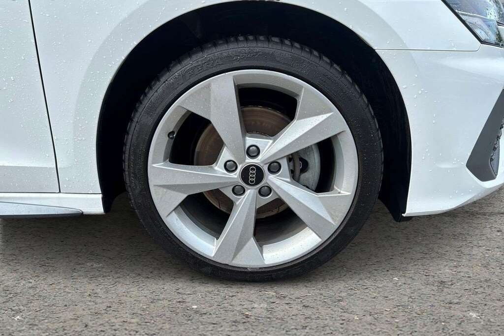 Audi A3 40 Tfsi E S Line S Tronic 2024 BA24YGJ White #5