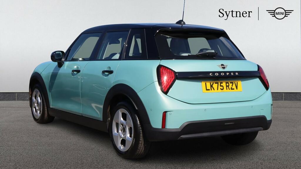 Mini Hatch 1.5 C Exclusive Level 1 LK75RZV Green #2