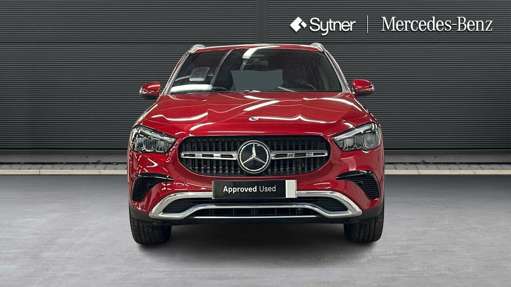 Mercedes-Benz GLA Class Gla 200 Sport Executive Red #6