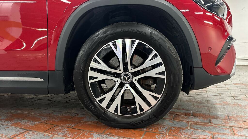 Mercedes-Benz GLA Class Gla 200 Sport Executive Red #5