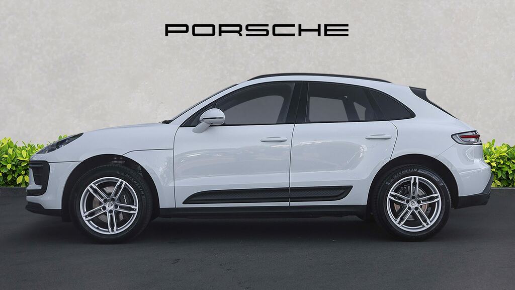 Porsche Macan 5dr Pdk RE74UVX White #5
