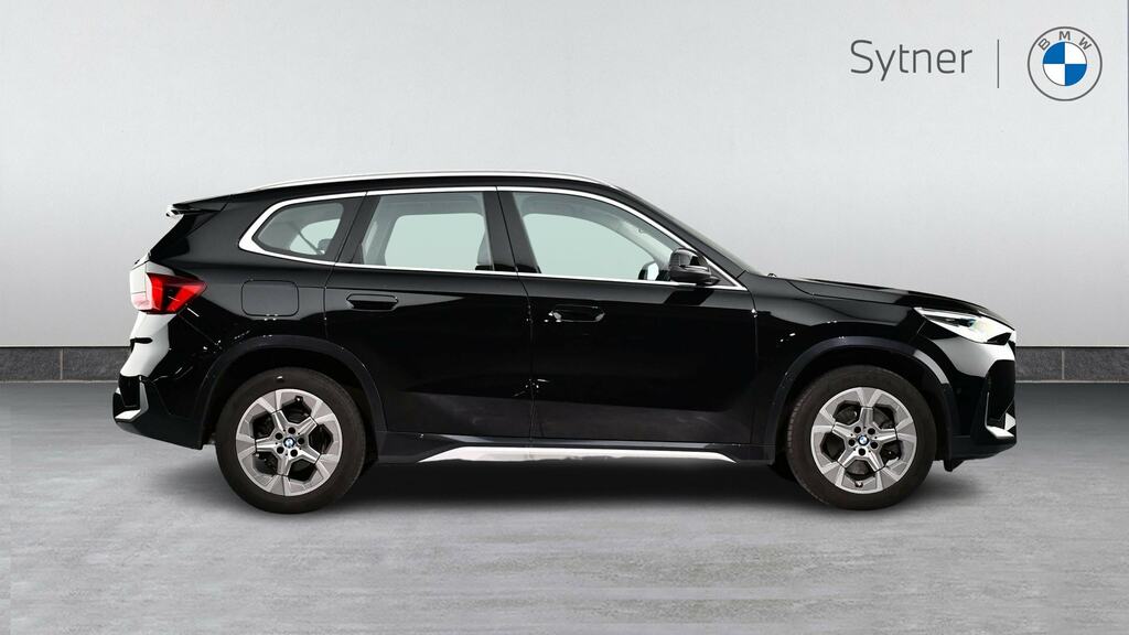 BMW X1 Sdrive 20I Mht Xline Step YM74HMH Black #3