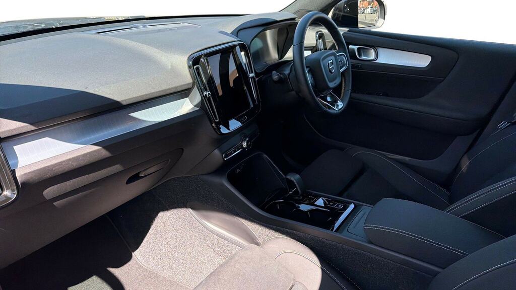 Volvo XC40 2.0 B3p Ultra Black Edition MF75UMK Blue #4